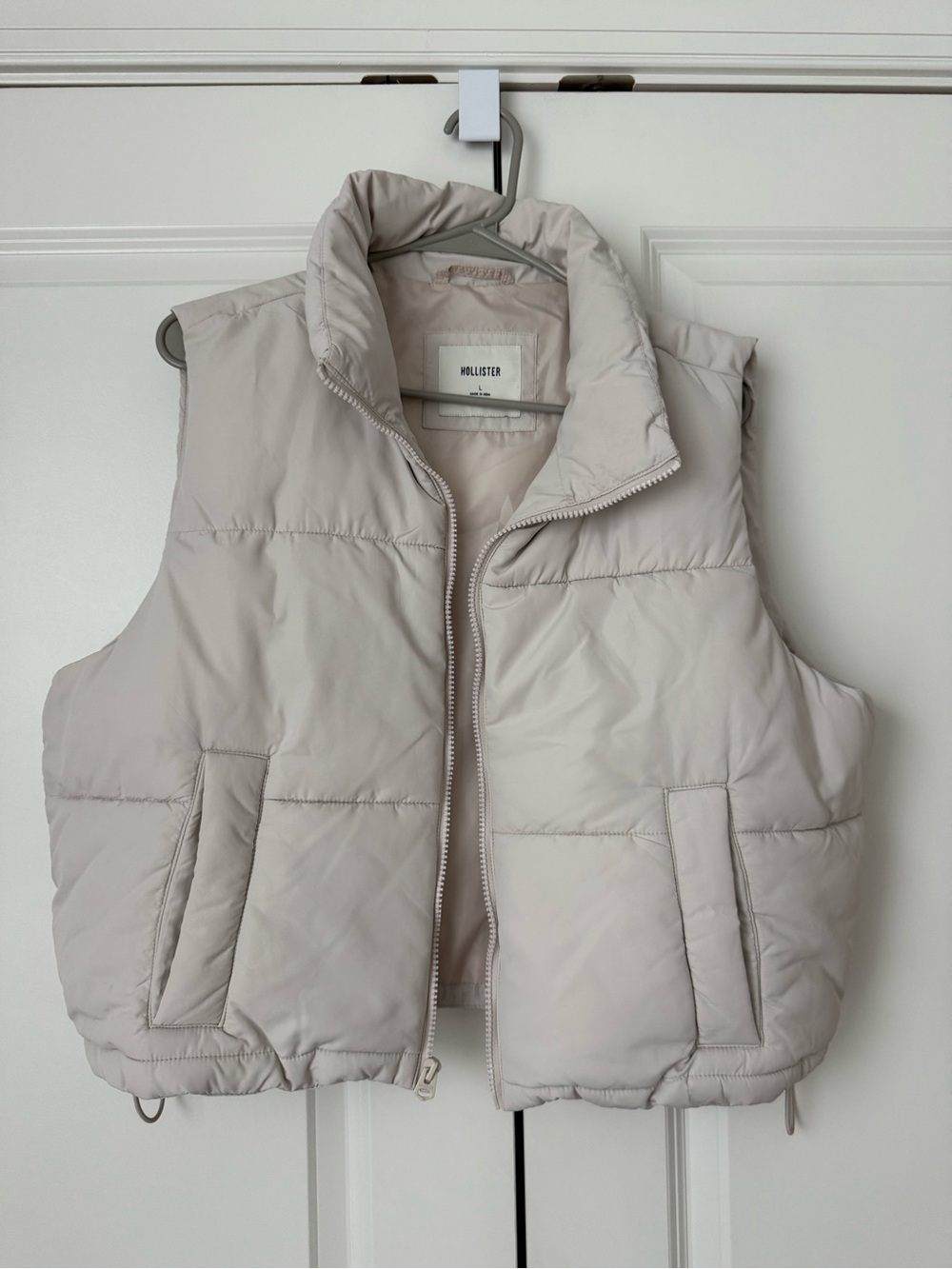 Hollister Soft Light Beige Quilted Vest